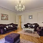 Luxury 3 Bedroom Champs-Elysees