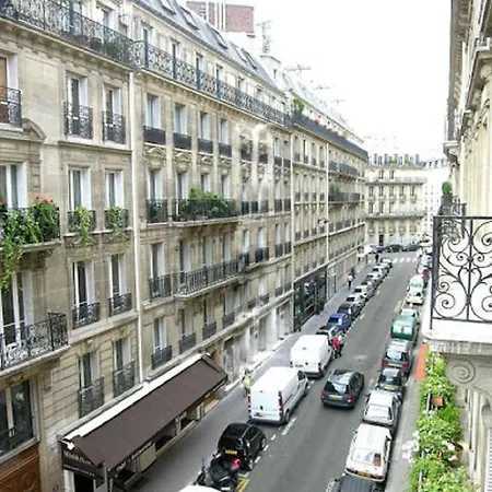 Luxury 3 Bedroom Champs-elysees Apartment Paris
