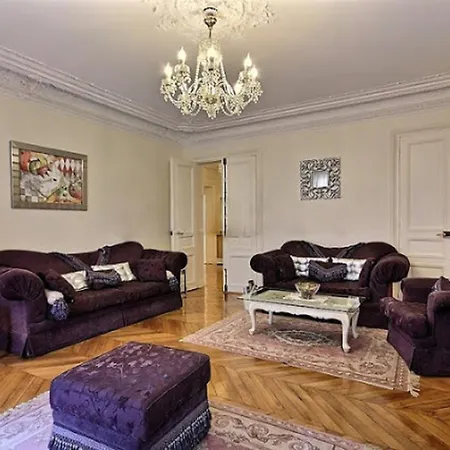 Luxury 3 Bedroom Champs-elysees Apartment *