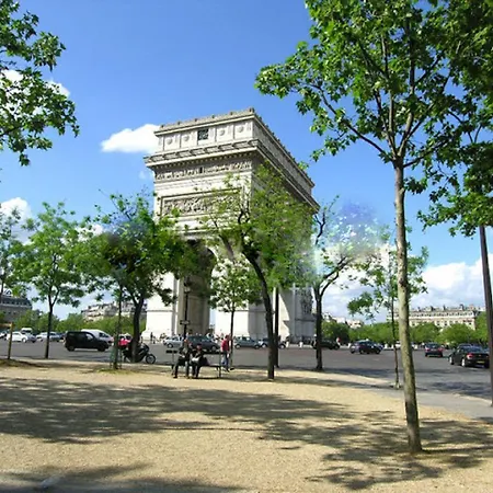 Luxury 3 Bedroom Champs-elysees Apartment Paris