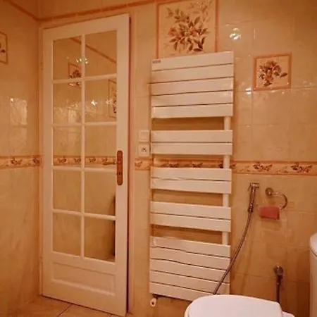 Luxury 3 Bedroom Champs-elysees Paris