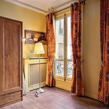 Luxury 3 Bedroom Champs-elysees Apartment