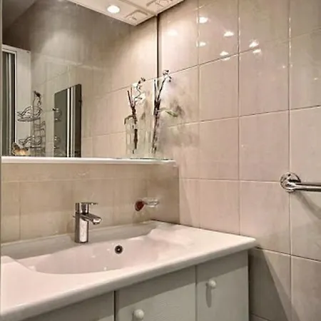 Luxury 3 Bedroom Champs-elysees Paris