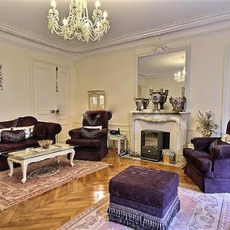Luxury 3 Bedroom Champs-elysees Apartment