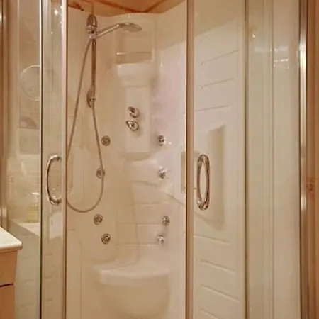 Luxury 3 Bedroom Champs-elysees Apartment *